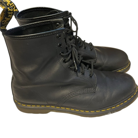 Dr. Martens Black Lace-Up Boots for men size 12 - Picture 4 of 8